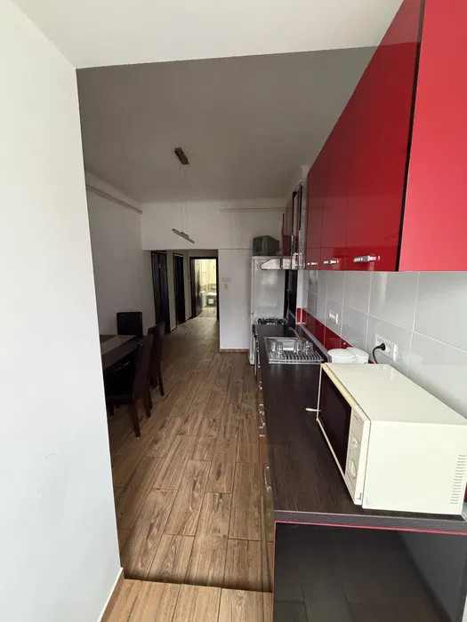 Apartament cu 2 camere, suprafata generoasa de 90mp si loc de parcare, Central
