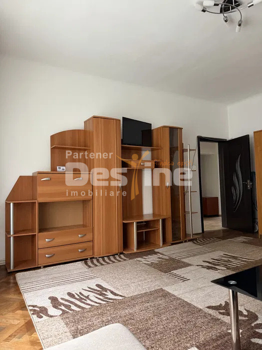 Apartament cu 2 camere, suprafata generoasa de 90mp si loc de parcare, Central