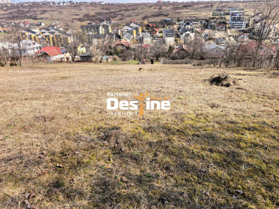 Comision 0% Teren intravilan 3000 mp Str. Soarelui la asfalt utilități la limită