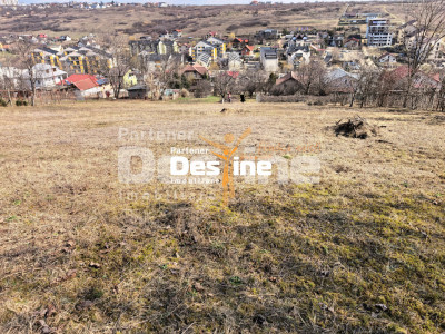 Comision 0% Teren intravilan 3000 mp Str. Soarelui la asfalt utilități la limită