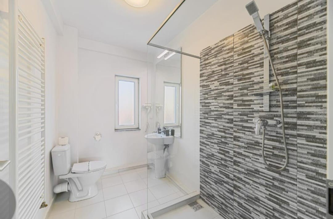 Apartament 60 mp pretabil regim hotelier, loc de parcare inclus Strada De Mijloc