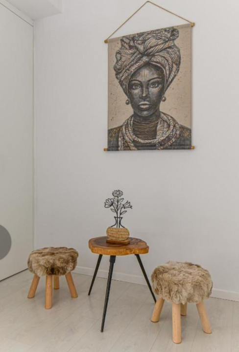 Apartament 60 mp pretabil regim hotelier, loc de parcare inclus Strada De Mijloc