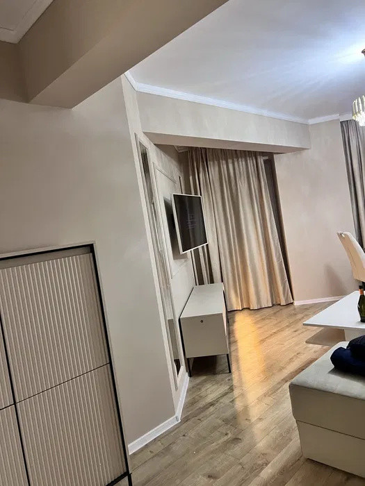 Apartament cu 3 camere, la prima inchiriere, disponibl imediat, 