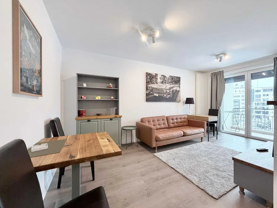 Studio la etaj intermediar, cu balcon si loc de parcare, situat in Kasper Coresi