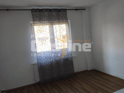 Garsoniera, suprafata de 28 mp cu loc de parcare in cartierul Tractorul