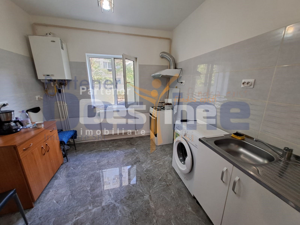 Apartament 3 camere Decomandat, 72 mp, Zona MIRCEA CEL BATRAN