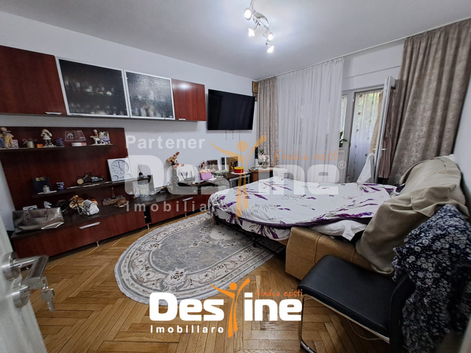 MIRCEA CEL BATRAN, Apartament 2 camere, decomandat, 109.900 Euro