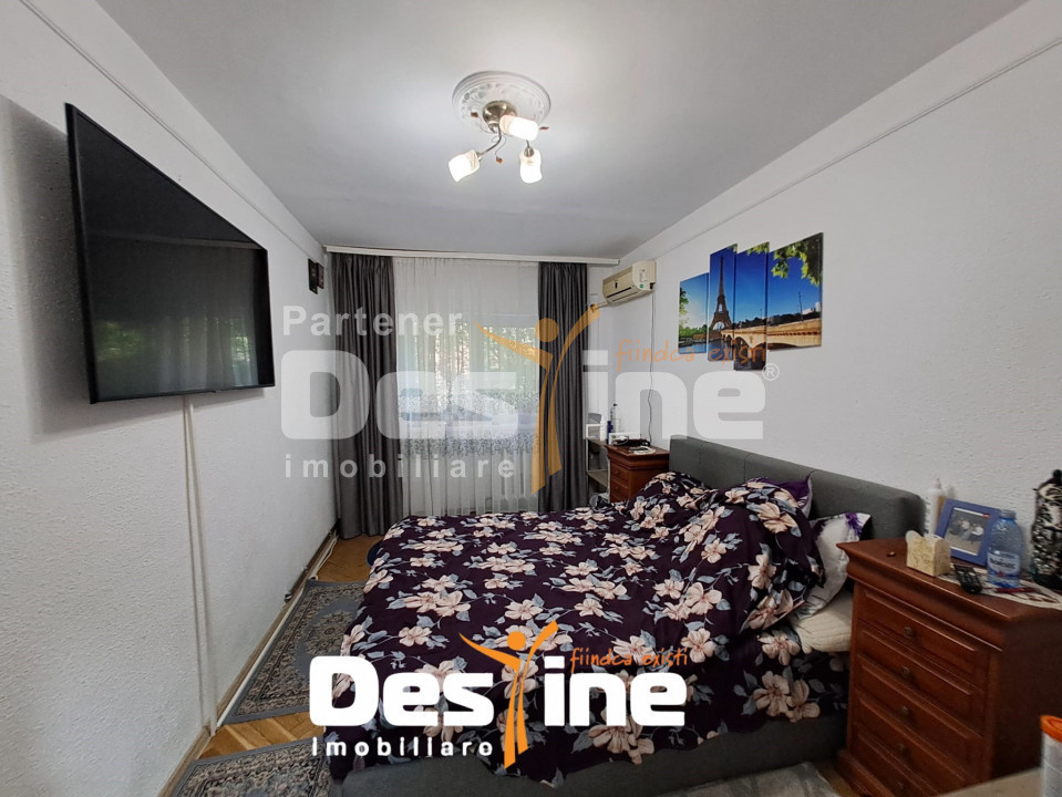 MIRCEA CEL BATRAN, Apartament 2 camere, decomandat, 109.900 Euro