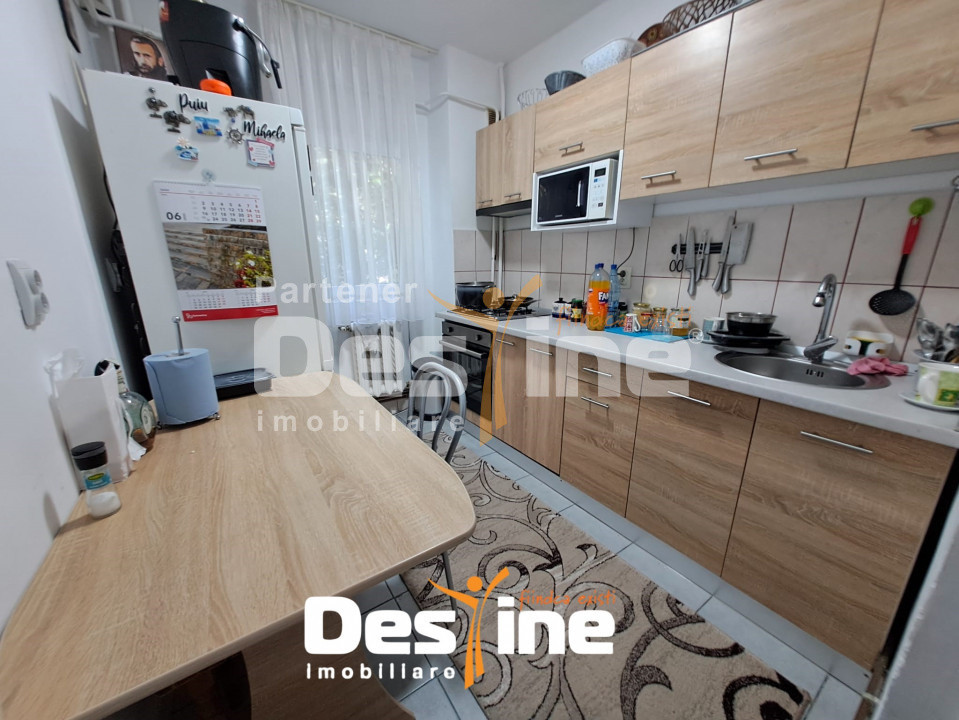 MIRCEA CEL BATRAN, Apartament 2 camere, decomandat, 109.900 Euro