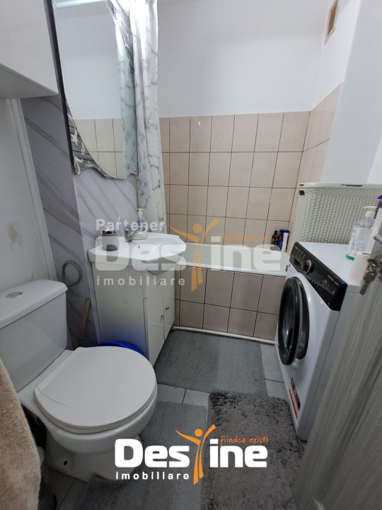 MIRCEA CEL BATRAN, Apartament 2 camere, decomandat, 109.900 Euro