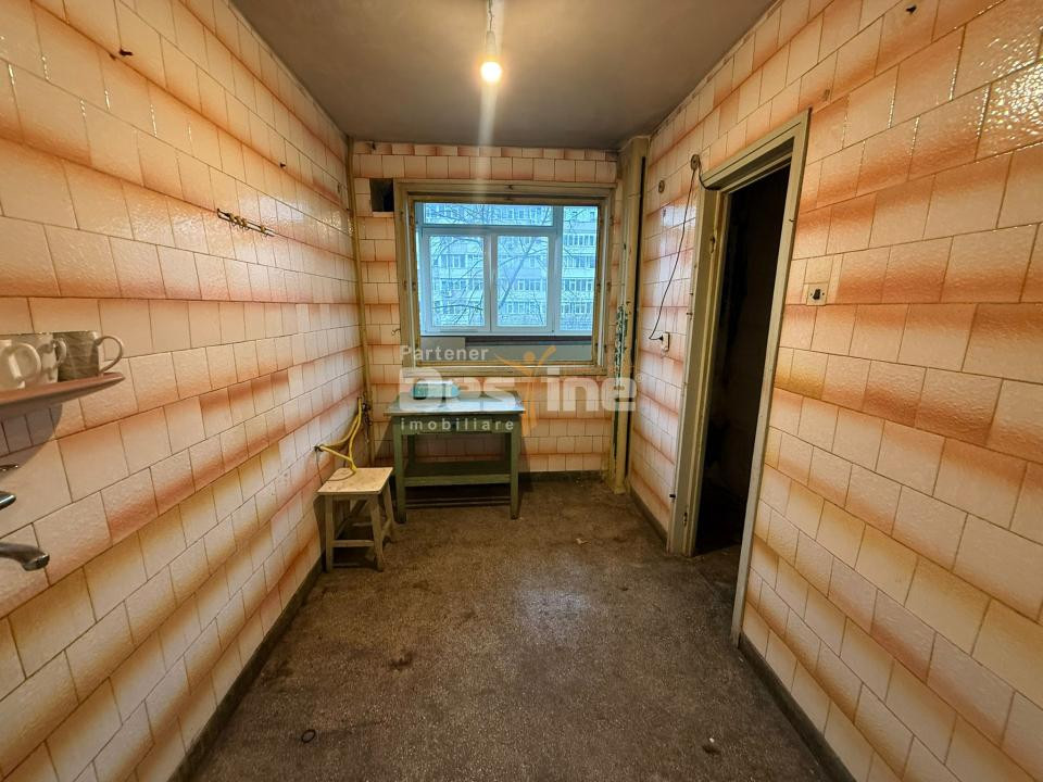 3 camere I 75mp I etaj 3/9 I 3 balcoane I Crangasi - necesita renovare