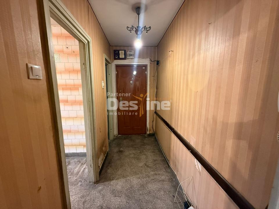 3 camere I 75mp I etaj 3/9 I 3 balcoane I Crangasi - necesita renovare