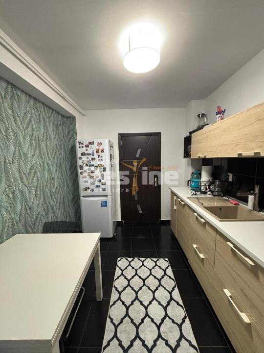 Vand apartament 2 camere 74000 euro+Loc de parcare inclus in pret