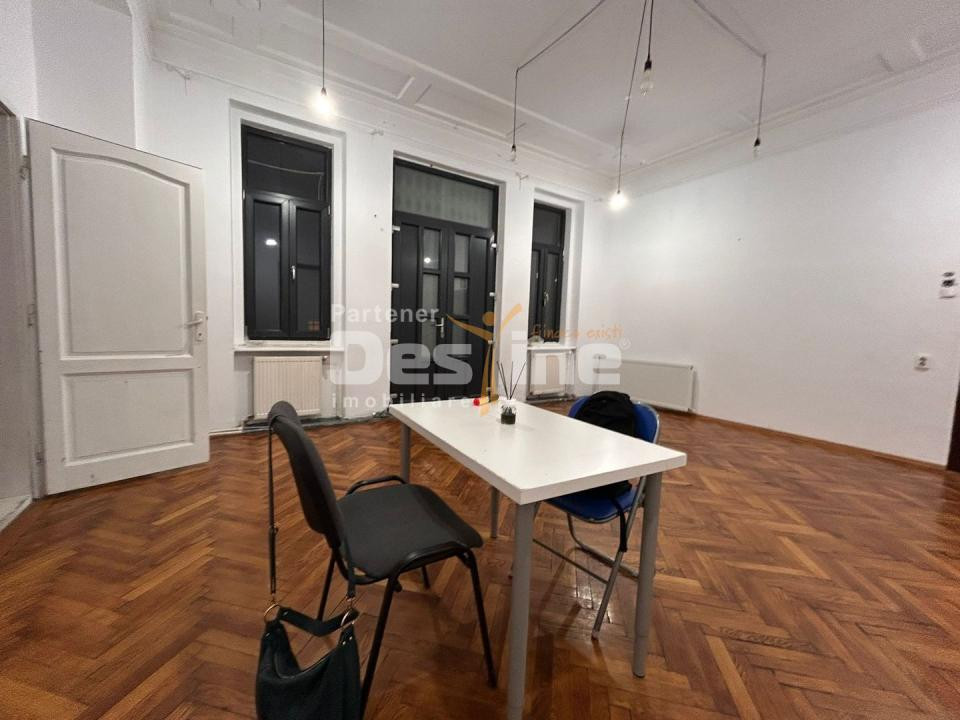 Parcul Cismigiu | Apartament 4 camere in vila interbelică | Terasa