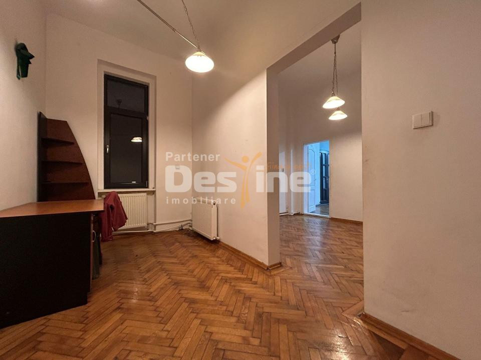 Parcul Cismigiu | Apartament 4 camere in vila interbelică | Terasa