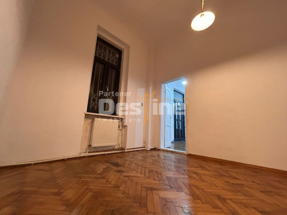 Parcul Cismigiu | Apartament 4 camere in vila interbelică | Terasa
