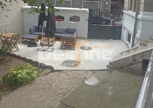 Parcul Cismigiu | Apartament 4 camere in vila interbelică | Terasa