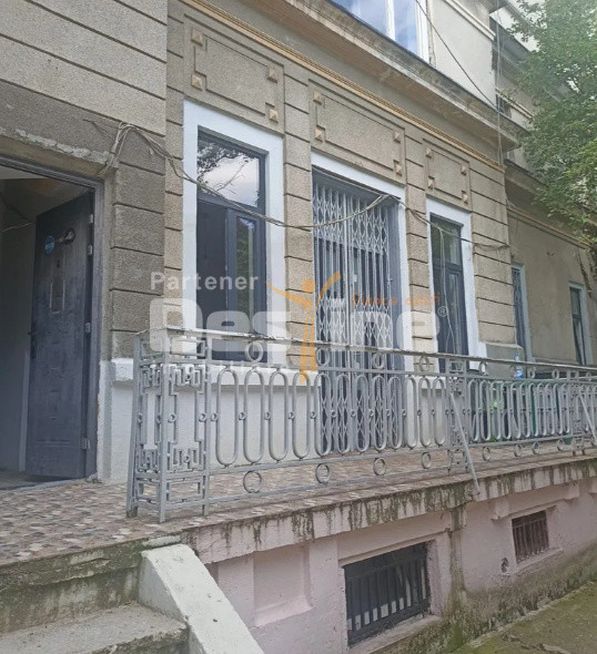 Parcul Cismigiu | Apartament 4 camere in vila interbelică | Terasa