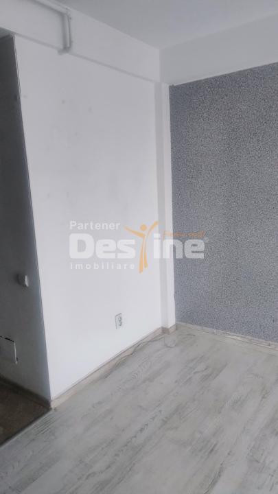 Vand apartament 2 camere 55000 euro+loc de parcare inclus