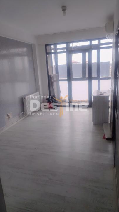 Vand apartament 2 camere 55000 euro+loc de parcare inclus