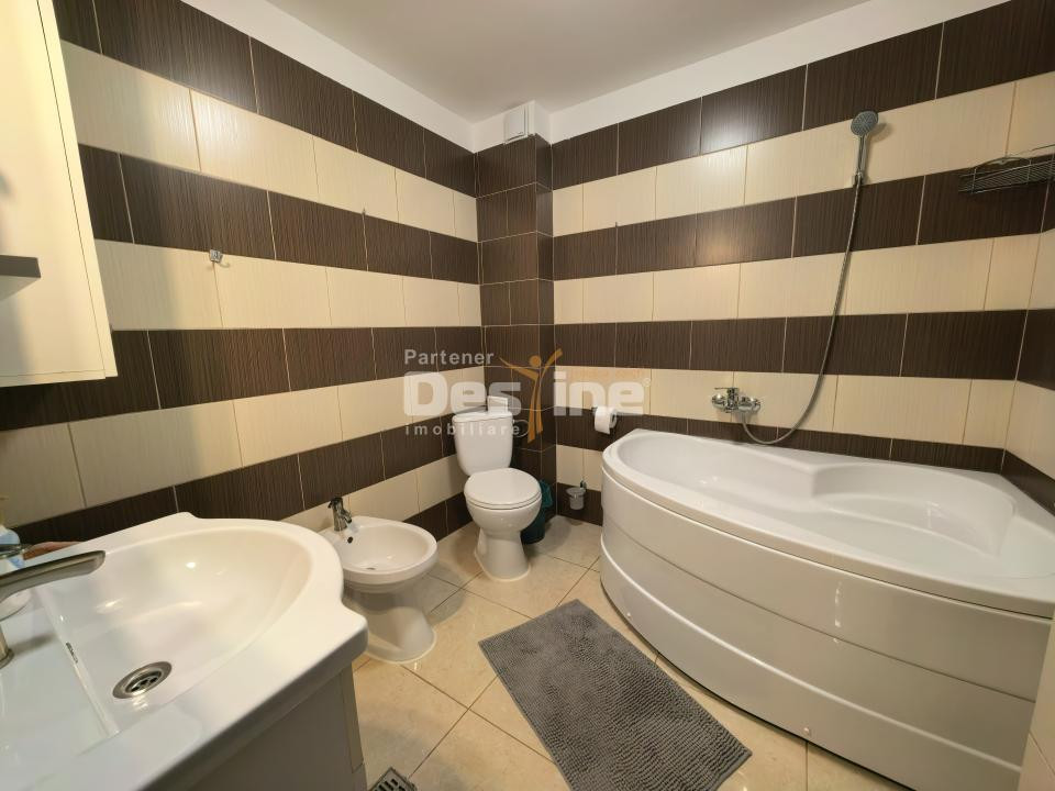 Apartament 3 camere 66 mp mobilat, cu balcon, gradina și loc de parcare subteran