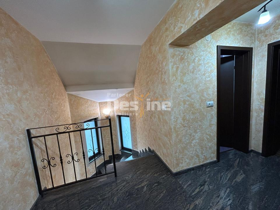 Casa cu piscina Fermelor 840mp teren  285.000€ 