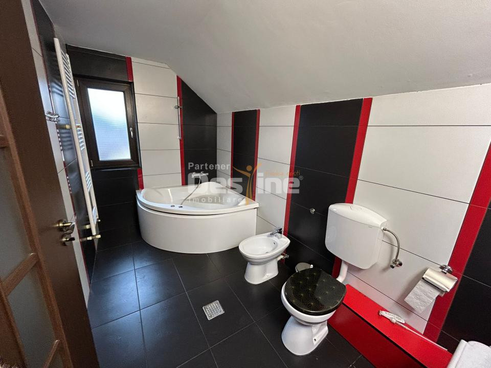 Casa cu piscina Fermelor 840mp teren  285.000€ 