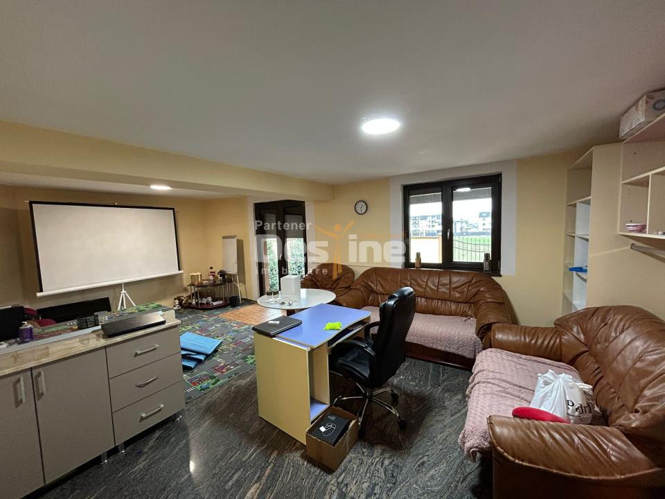 Casa cu piscina Fermelor 840mp teren  285.000€ 