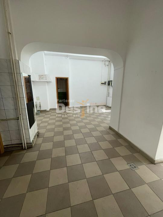  🏢 Spațiu comercial de vânzare – Bd. Timișoara, parter bloc