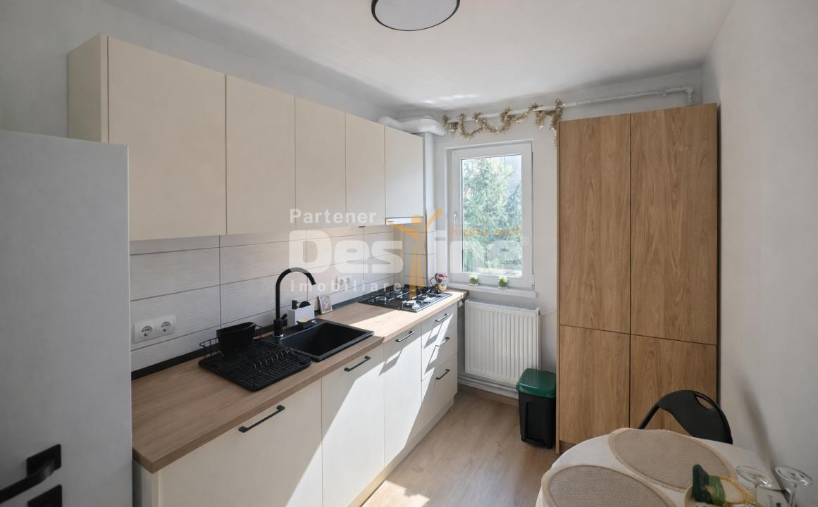 Apartament cu 2 camere, etaj intermediar, renovat situat in cartierul Tractorul 