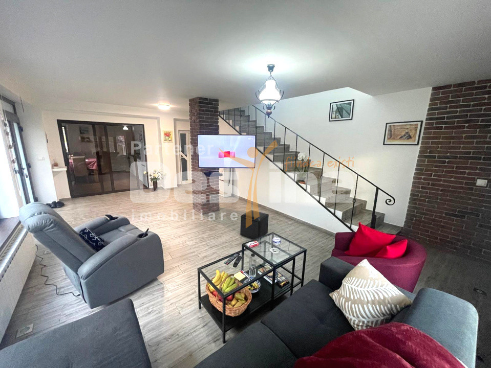 Casa 6 Camere in Paulesti