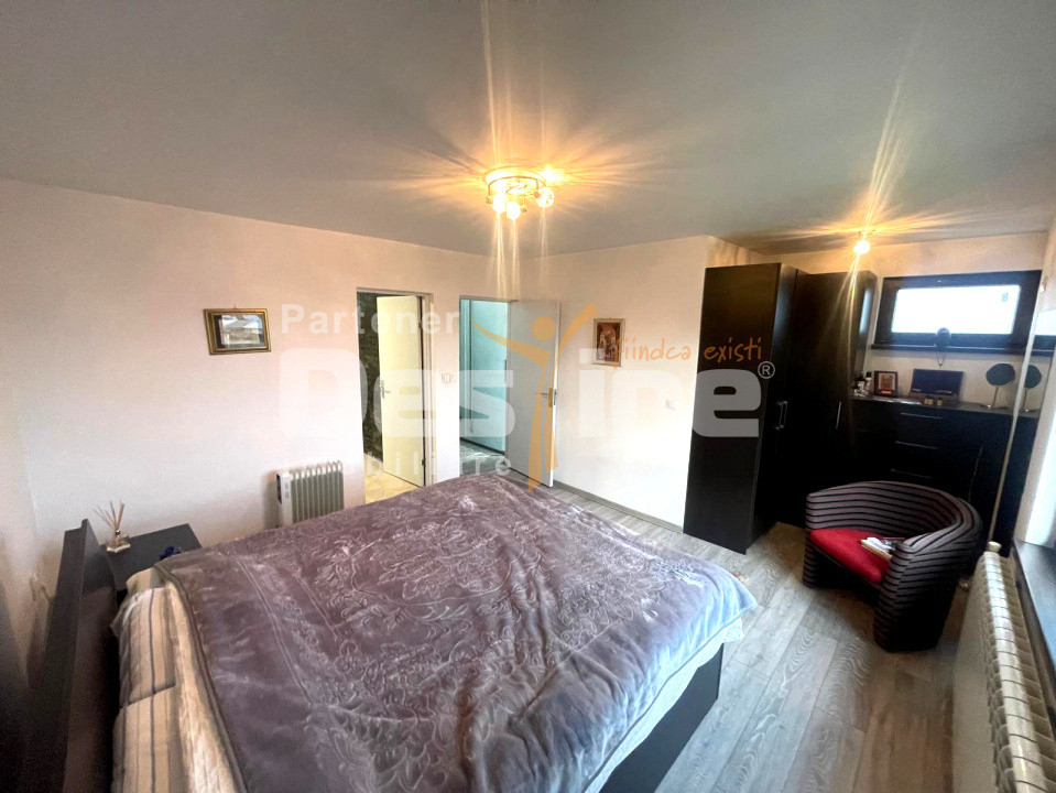 Casa 6 Camere in Paulesti