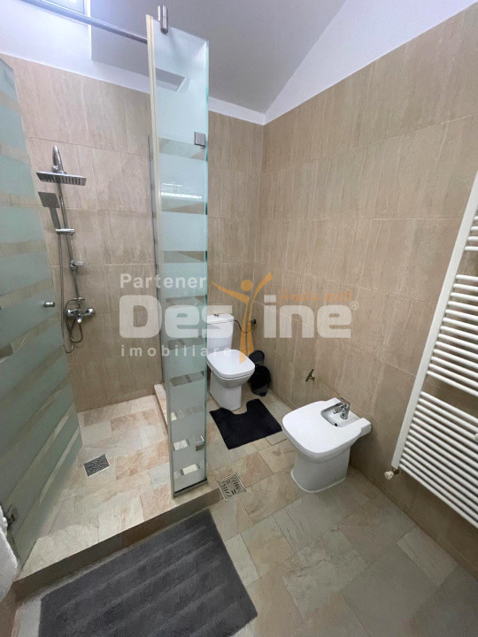 Casa 6 Camere in Paulesti