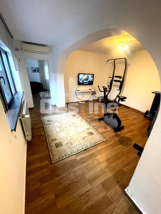 Casa 6 Camere in Paulesti