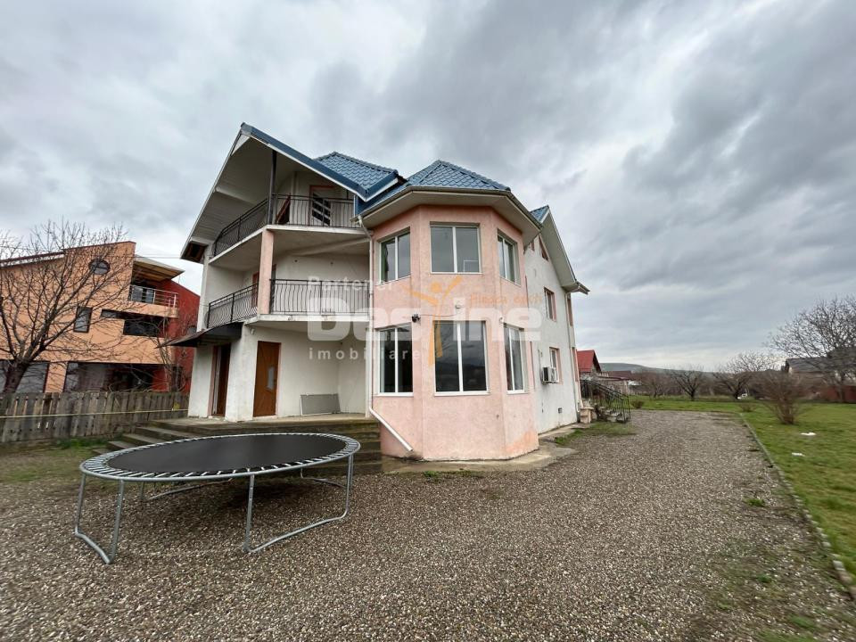 Vila pretabila Pensiune/Cresa/Azil  Fermelor 300mp 415.000€ 