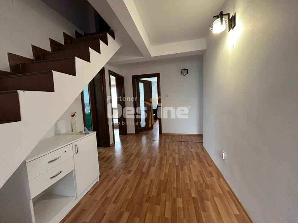 Vila pretabila Pensiune/Cresa/Azil  Fermelor 300mp 415.000€ 