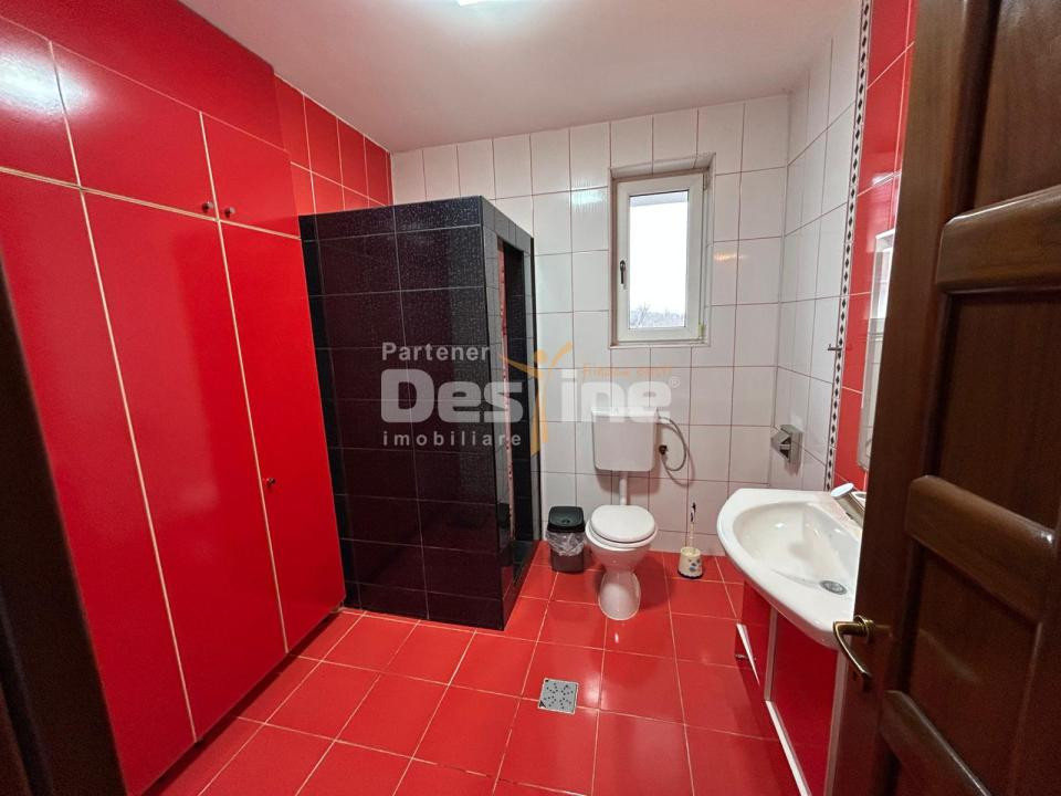 Vila pretabila Pensiune/Cresa/Azil  Fermelor 300mp 415.000€ 