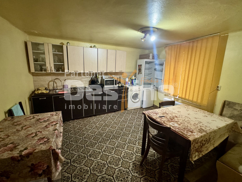 Casa de vânzare în Uroi. Schim cu apartament în Simeria