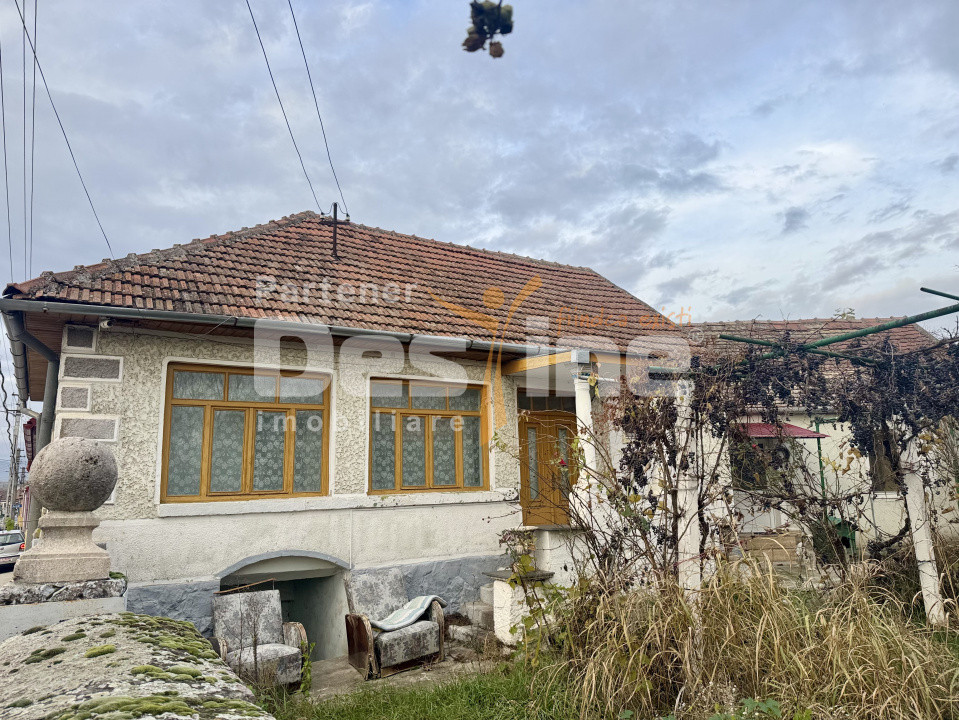 Casa de vânzare în Uroi. Schim cu apartament în Simeria