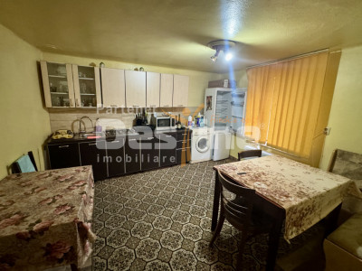 Casa de vânzare în Uroi. Schim cu apartament în Simeria