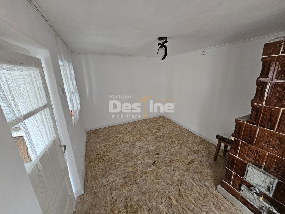 Casă individuală 2 camere + anexă in construcție - 250 mp teren - Bârlad 