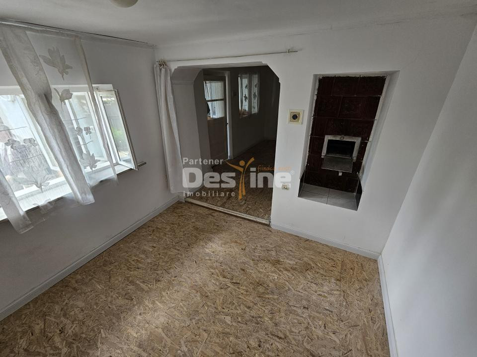 Casă individuală 2 camere + anexă in construcție - 250 mp teren - Bârlad 