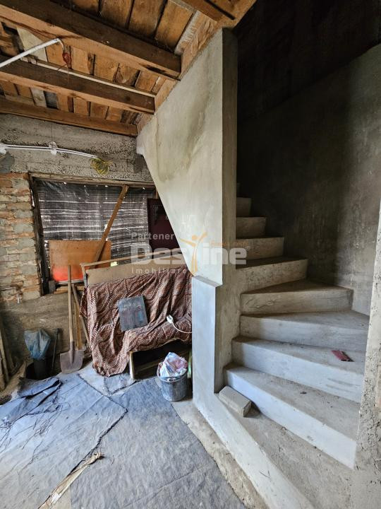 Casă individuală 2 camere + anexă in construcție - 250 mp teren - Bârlad 