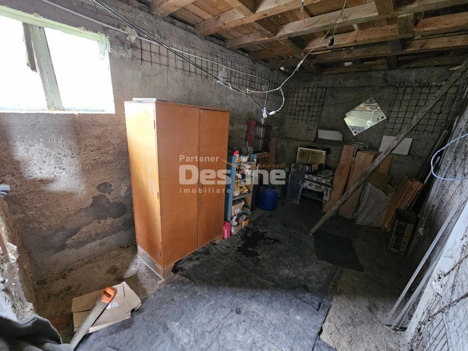 Casă individuală 2 camere + anexă in construcție - 250 mp teren - Bârlad 