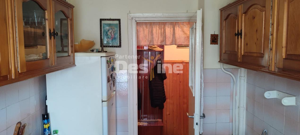 APARTAMENT CU 2 CAMERE SEMIDECOMANDAT ZONA FOARTE BUNA