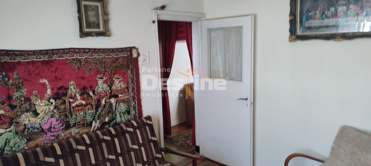 APARTAMENT CU 2 CAMERE SEMIDECOMANDAT ZONA FOARTE BUNA