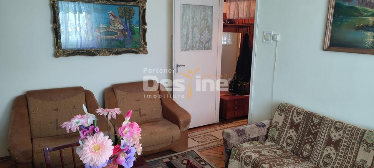 APARTAMENT CU 2 CAMERE SEMIDECOMANDAT ZONA FOARTE BUNA