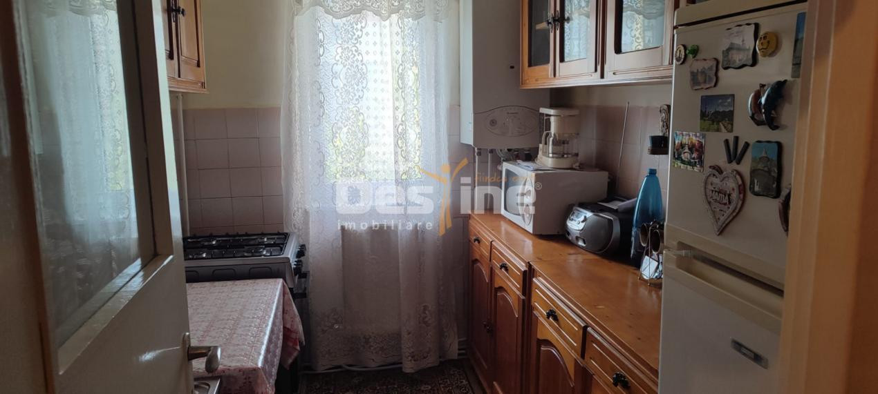 APARTAMENT CU 2 CAMERE SEMIDECOMANDAT ZONA FOARTE BUNA