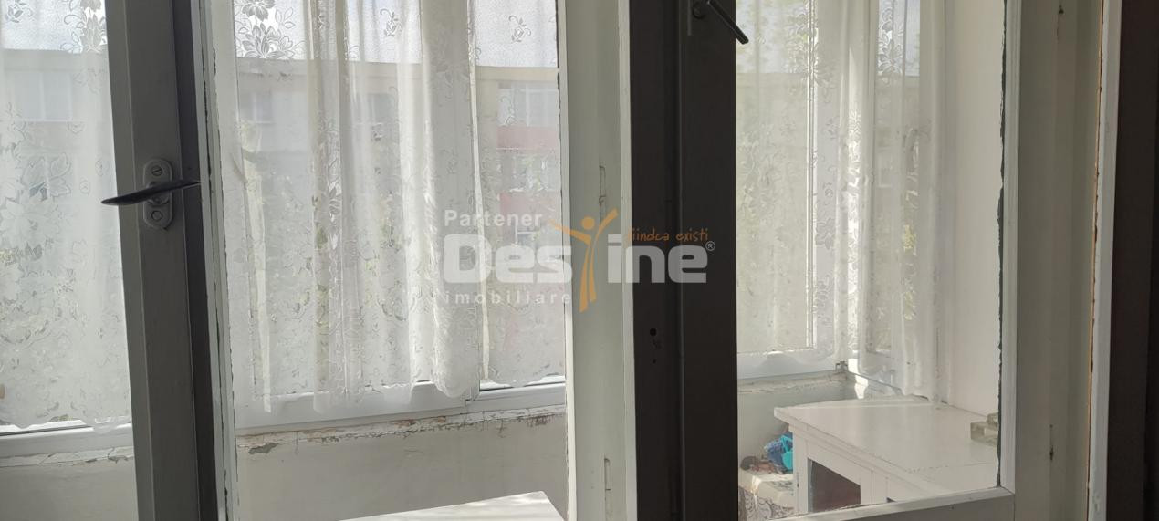 APARTAMENT CU 2 CAMERE SEMIDECOMANDAT ZONA FOARTE BUNA