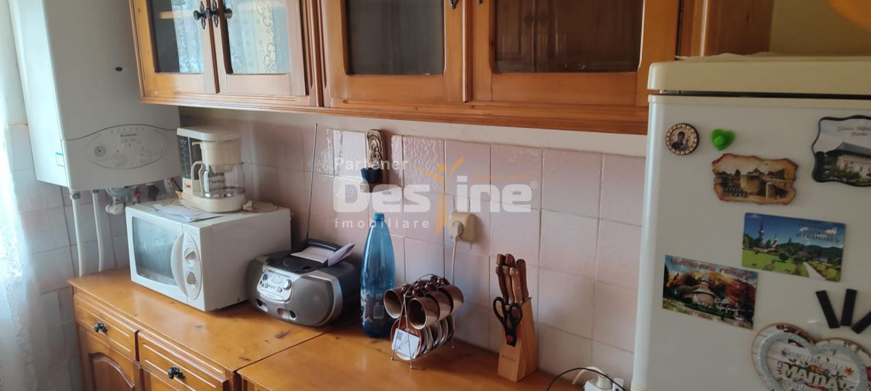 APARTAMENT CU 2 CAMERE SEMIDECOMANDAT ZONA FOARTE BUNA
